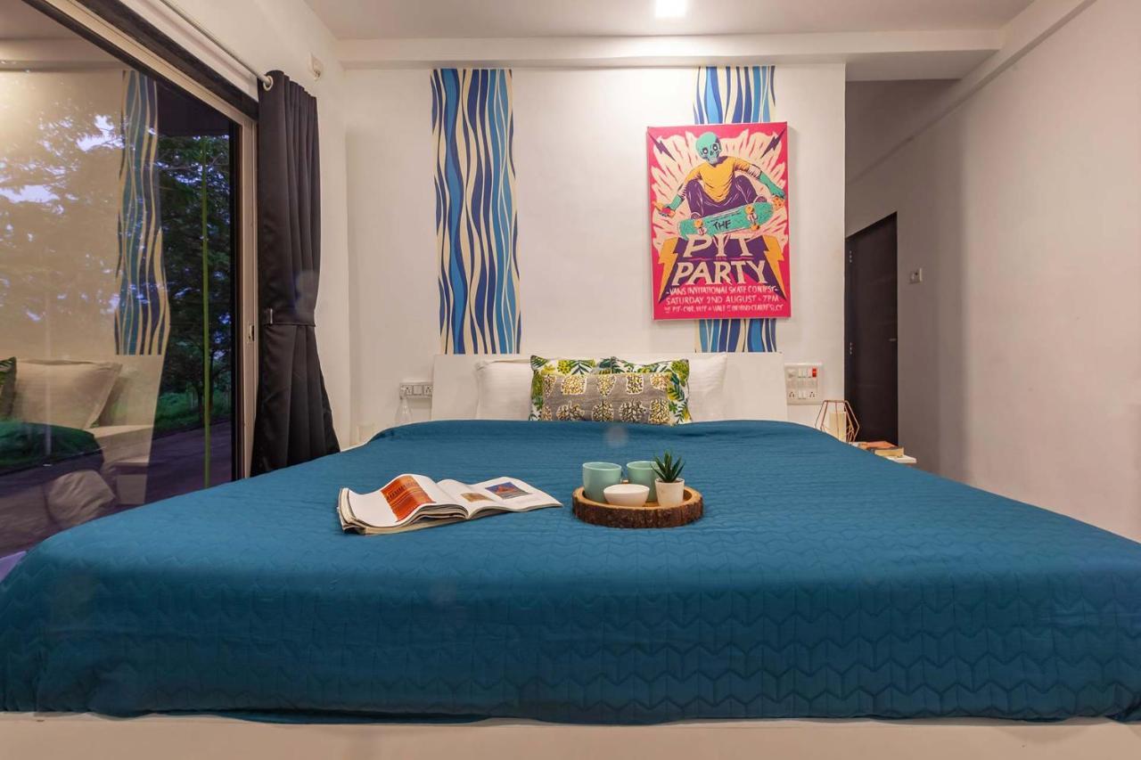 Stayvista'S Vine & Splash - Riverside Villa With An Infinity Pool And Indoor Games Karjat Exterior photo