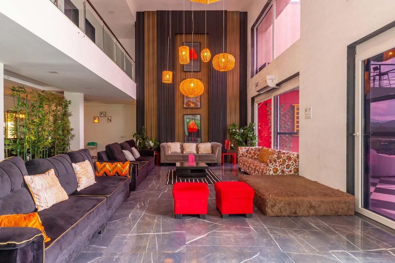 Stayvista'S Vine & Splash - Riverside Villa With An Infinity Pool And Indoor Games Karjat Exterior photo